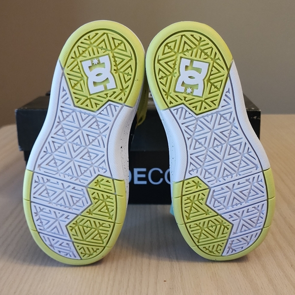 DC boy's size 12 high-top shoes - Picture 5 of 6